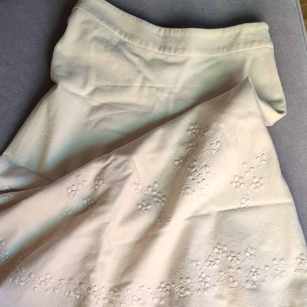 Banana Republic Cream A-Line Skirt - Size 6